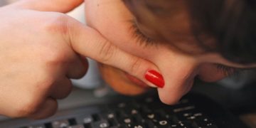 10 sintomas de que você pode ser um viciado digital